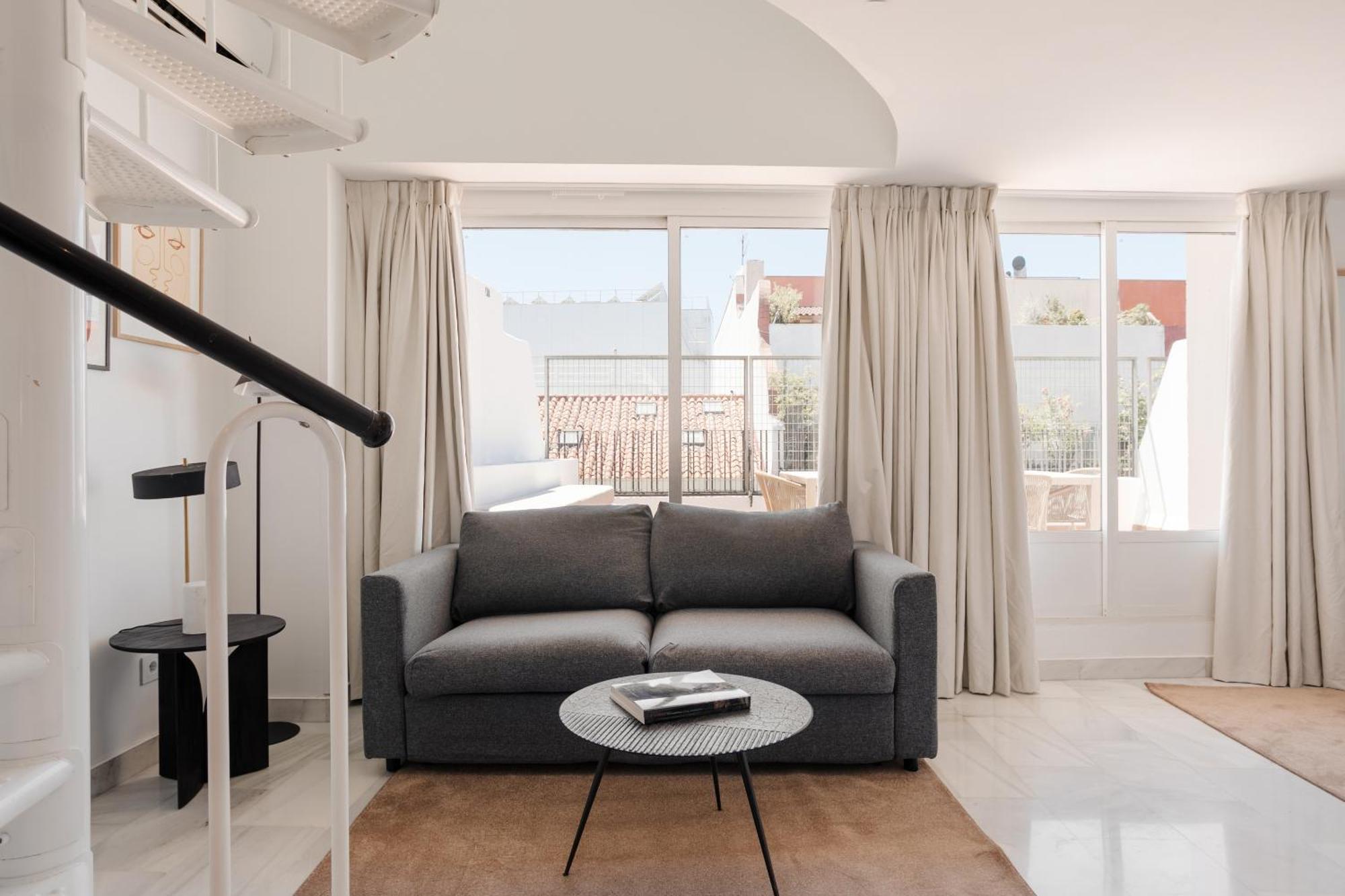Sonder Santa Ana Aparthotel Madrid Exteriör bild