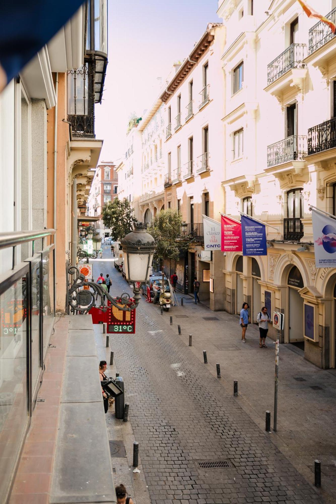 Sonder Santa Ana Aparthotel Madrid Exteriör bild